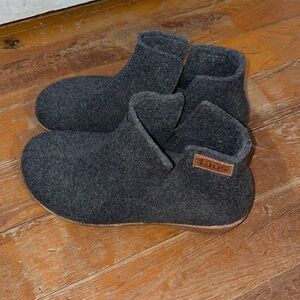 Taos Wool Slippers